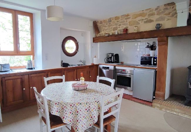 Maison à Salignac-Eyvigues - Gite La Dure : le Charme d'un séjour Périgourdin  Maison à Salignac-Eyvigues - Gite La Dure : le Charme d'un séjour Périgourdin