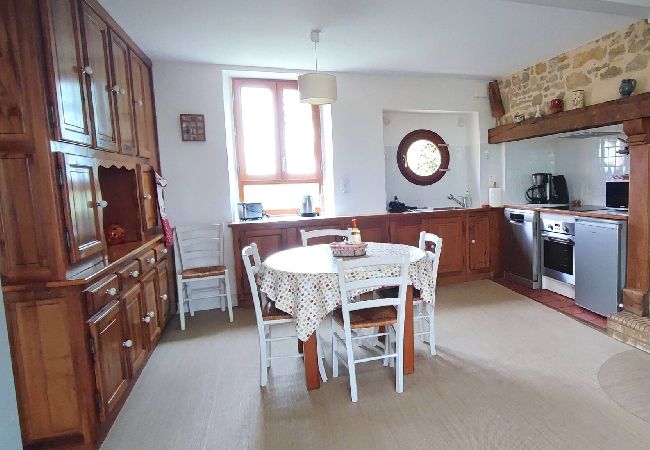Maison à Salignac-Eyvigues - Gite La Dure : le Charme d'un séjour Périgourdin  Maison à Salignac-Eyvigues - Gite La Dure : le Charme d'un séjour Périgourdin