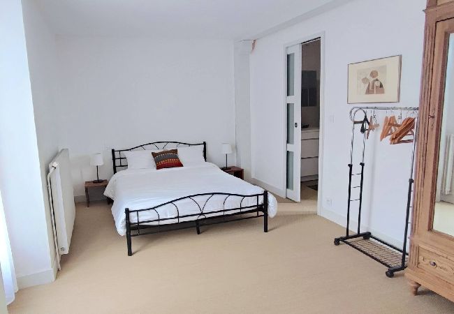 Maison à Salignac-Eyvigues - Gite La Dure : le Charme d'un séjour Périgourdin  Maison à Salignac-Eyvigues - Gite La Dure : le Charme d'un séjour Périgourdin