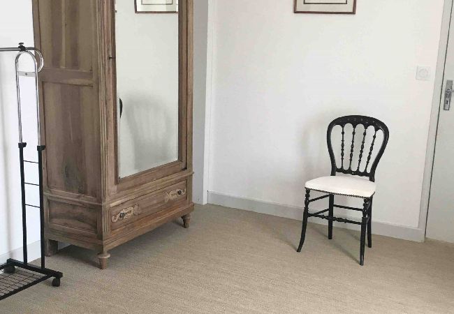 Maison à Salignac-Eyvigues - Gite La Dure : le Charme d'un séjour Périgourdin  Maison à Salignac-Eyvigues - Gite La Dure : le Charme d'un séjour Périgourdin