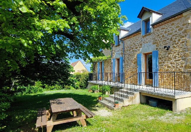 Maison à Salignac-Eyvigues - Gite La Dure : le Charme d'un séjour Périgourdin  Maison à Salignac-Eyvigues - Gite La Dure : le Charme d'un séjour Périgourdin