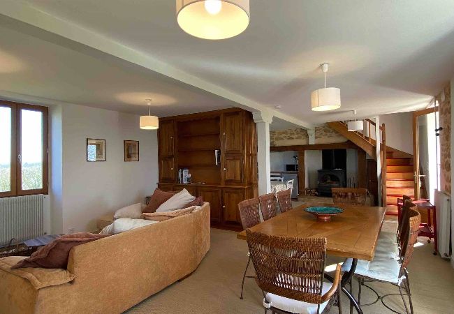 Maison à Salignac-Eyvigues - Gite La Dure : le Charme d'un séjour Périgourdin  Maison à Salignac-Eyvigues - Gite La Dure : le Charme d'un séjour Périgourdin