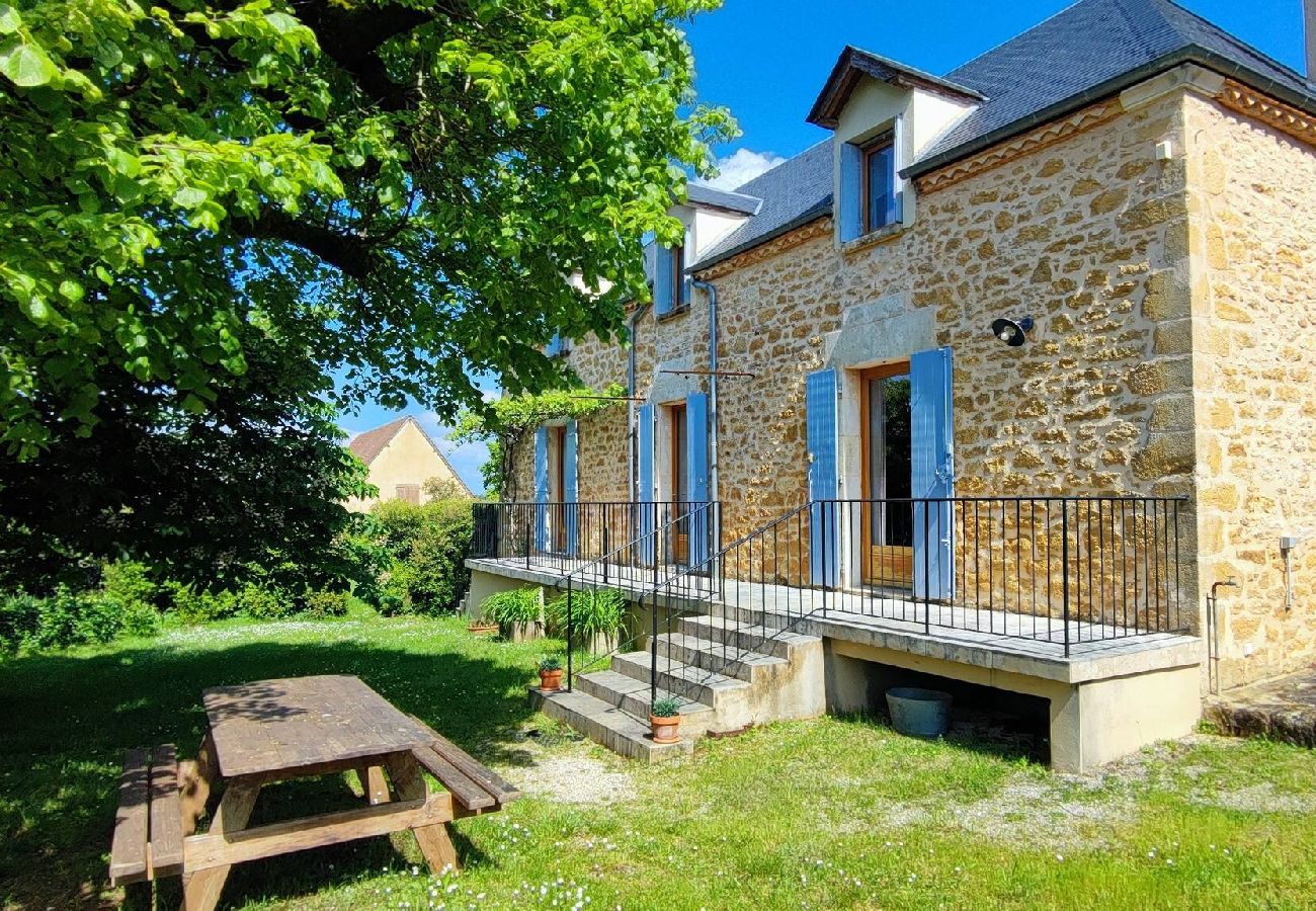 Maison à Salignac-Eyvigues - Gite La Dure : le Charme d'un séjour Périgourdin 