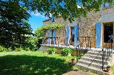 Maison à Salignac-Eyvigues - Gite La Dure : le Charme d'un séjour...