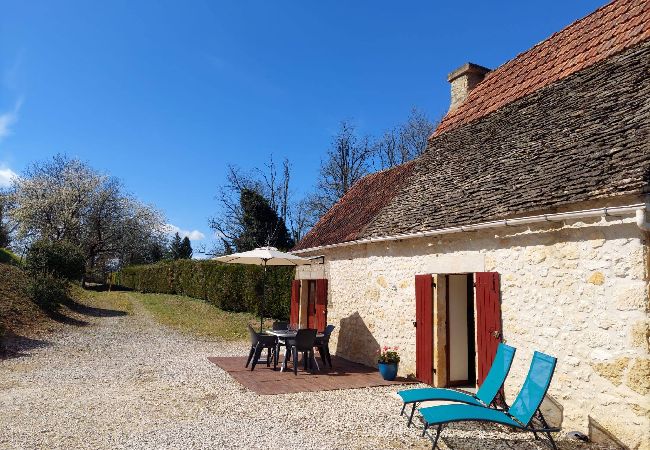 Maison à Sarlat-la-Canéda - Le gîte d'en bas - Petite maison périgourdine  Maison à Sarlat-la-Canéda - Le gîte d'en bas - Petite maison périgourdine