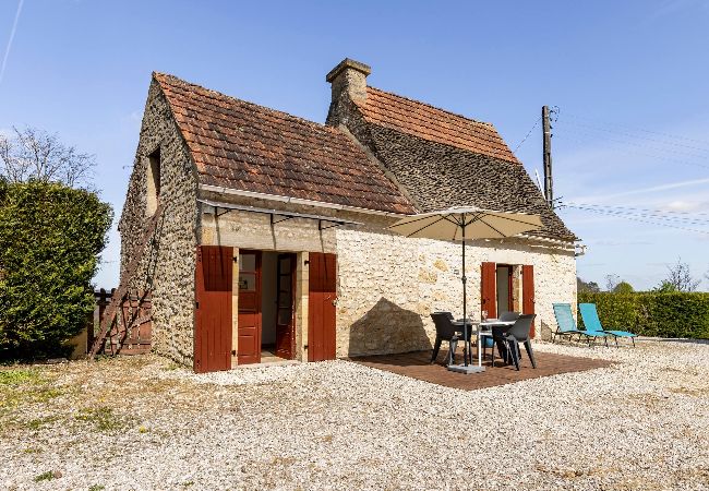 Maison à Sarlat-la-Canéda - Le gîte d'en bas - Petite maison périgourdine  Maison à Sarlat-la-Canéda - Le gîte d'en bas - Petite maison périgourdine