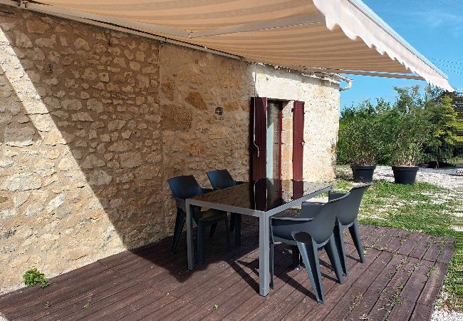 Maison à Sarlat-la-Canéda - Le gîte d'en bas - Petite maison périgourdine  Maison à Sarlat-la-Canéda - Le gîte d'en bas - Petite maison périgourdine