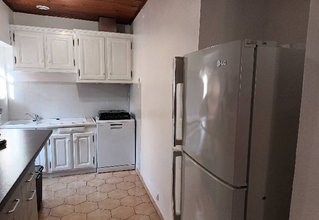 Maison à Sarlat-la-Canéda - Le gîte d'en bas - Petite maison périgourdine  Maison à Sarlat-la-Canéda - Le gîte d'en bas - Petite maison périgourdine