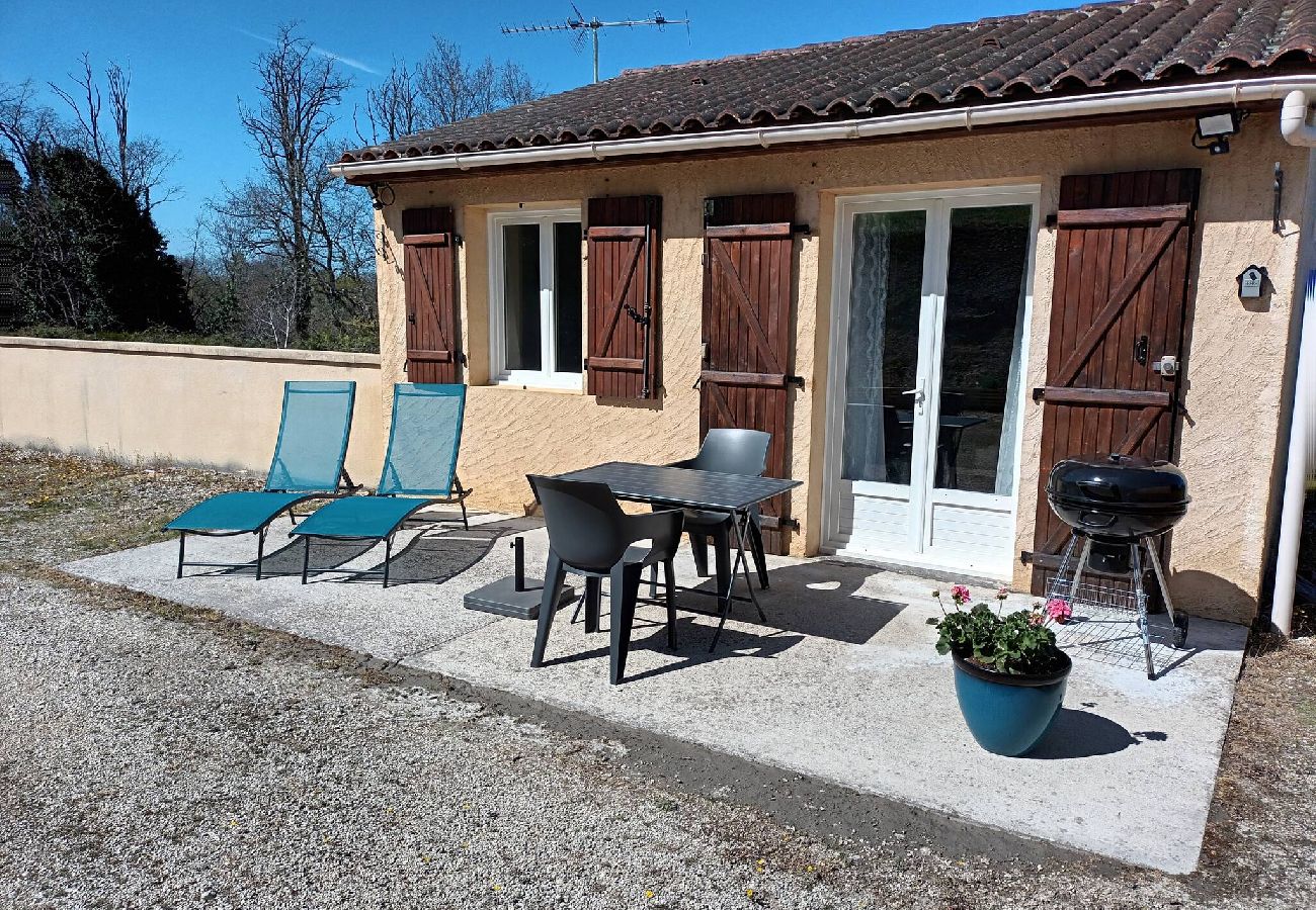 Maison à Sarlat-la-Canéda - Le gîte d'en haut à 2,5 km de Sarlat centre 