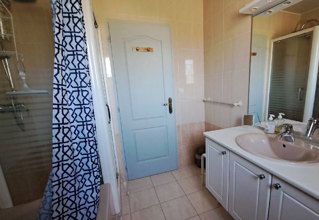 Maison à Marcillac-Saint-Quentin - La Londonnière avec piscine Chauffée Maison à Marcillac-Saint-Quentin - La Londonnière avec piscine Chauffée