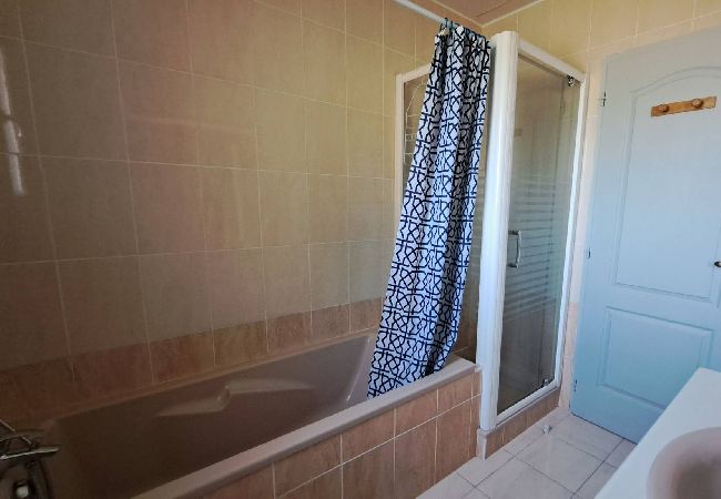 Maison à Marcillac-Saint-Quentin - La Londonnière avec piscine Chauffée Maison à Marcillac-Saint-Quentin - La Londonnière avec piscine Chauffée