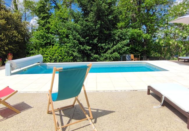 Maison à Marcillac-Saint-Quentin - La Londonnière avec piscine Chauffée Maison à Marcillac-Saint-Quentin - La Londonnière avec piscine Chauffée