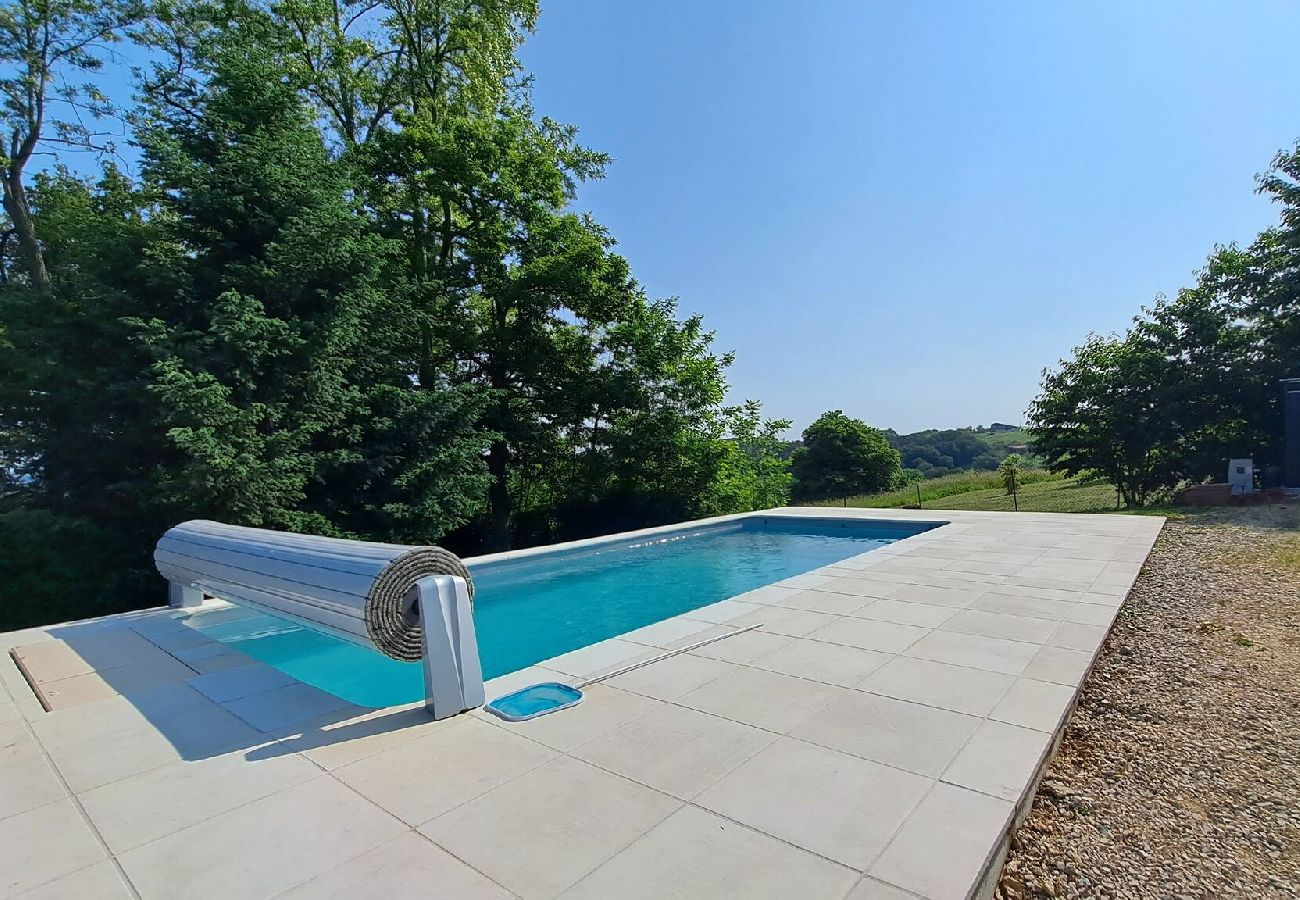 Maison à Marcillac-Saint-Quentin - La Londonnière avec piscine Chauffée