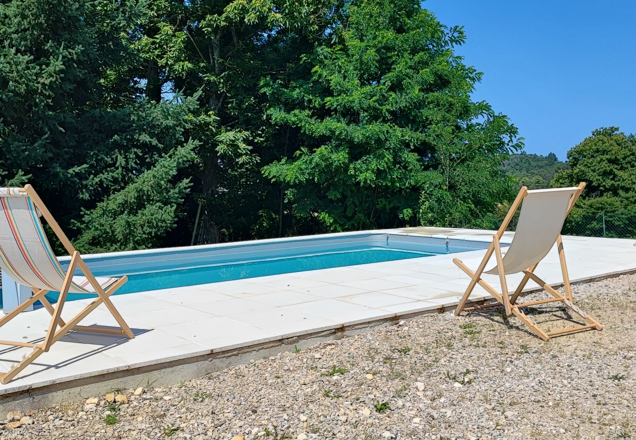 Maison à Marcillac-Saint-Quentin - La Londonnière avec piscine Chauffée