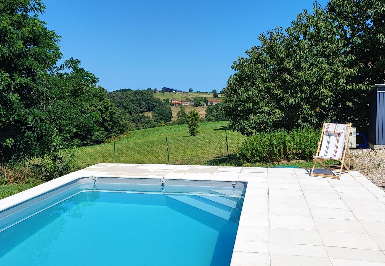 Maison à Marcillac-Saint-Quentin - La Londonnière avec piscine Chauffée