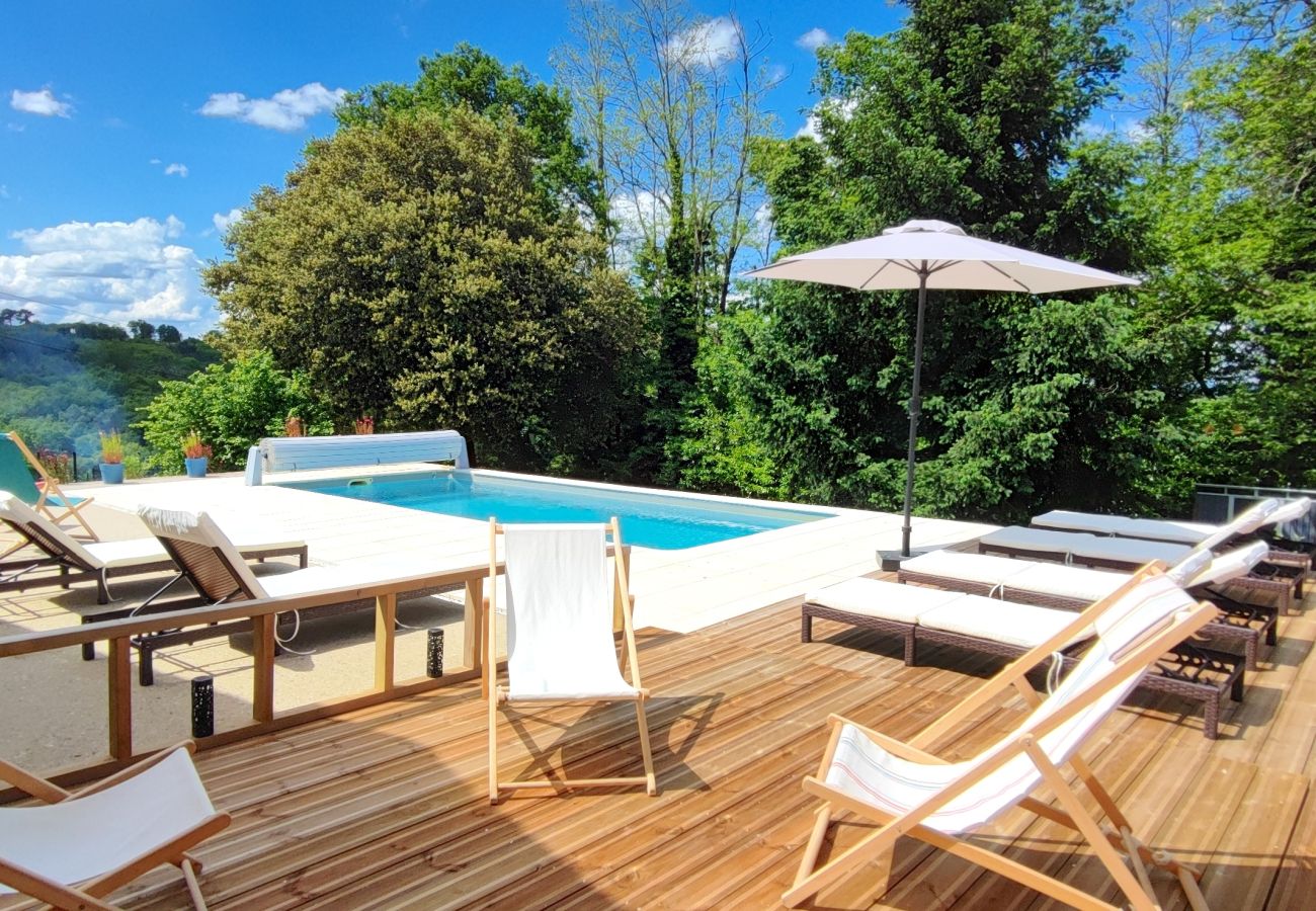 Maison à Marcillac-Saint-Quentin - La Londonnière avec piscine Chauffée