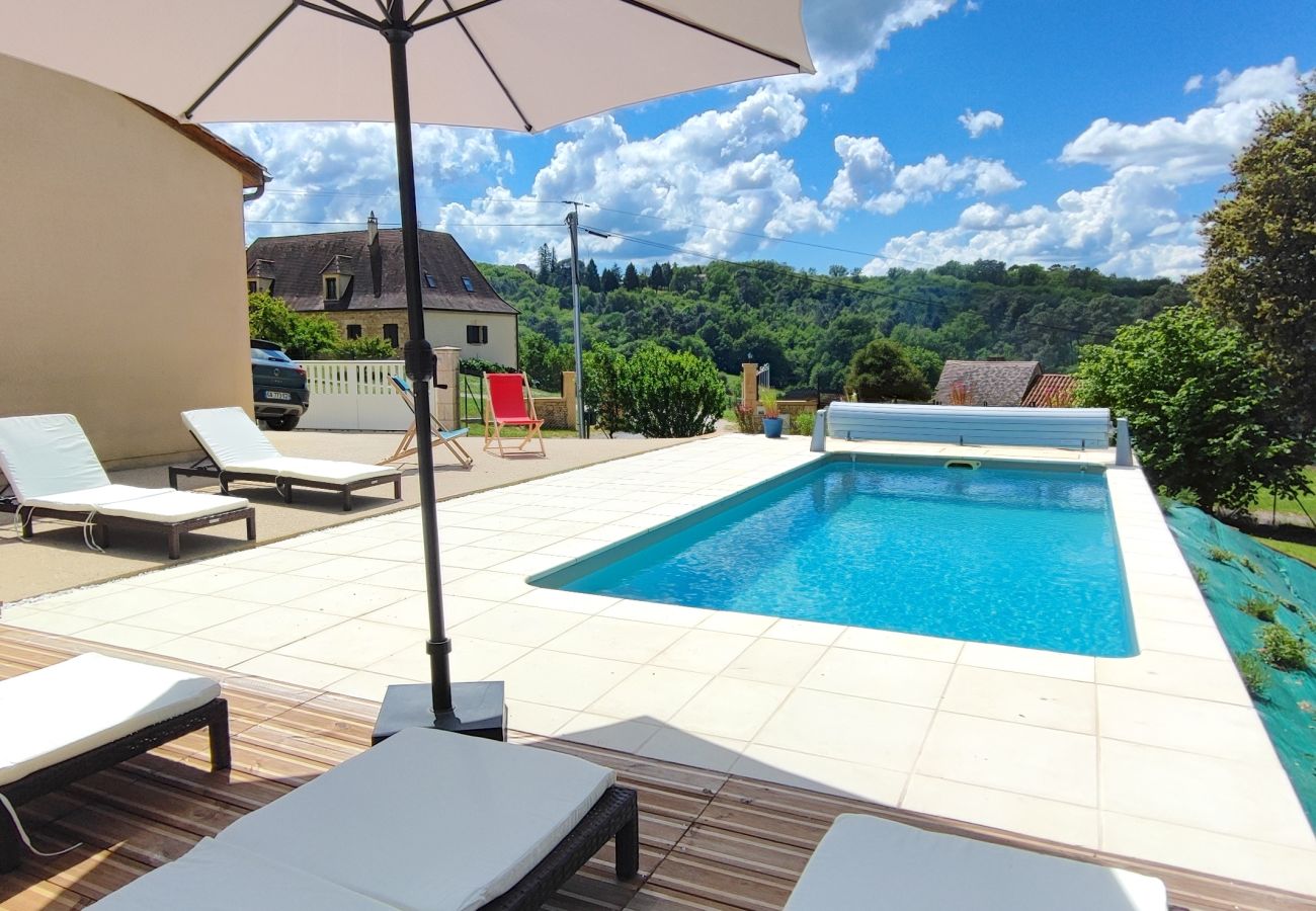 Maison à Marcillac-Saint-Quentin - La Londonnière avec piscine Chauffée