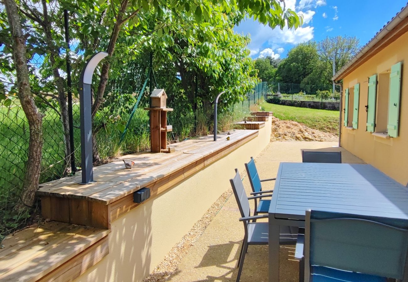 Maison à Marcillac-Saint-Quentin - La Londonnière avec piscine Chauffée