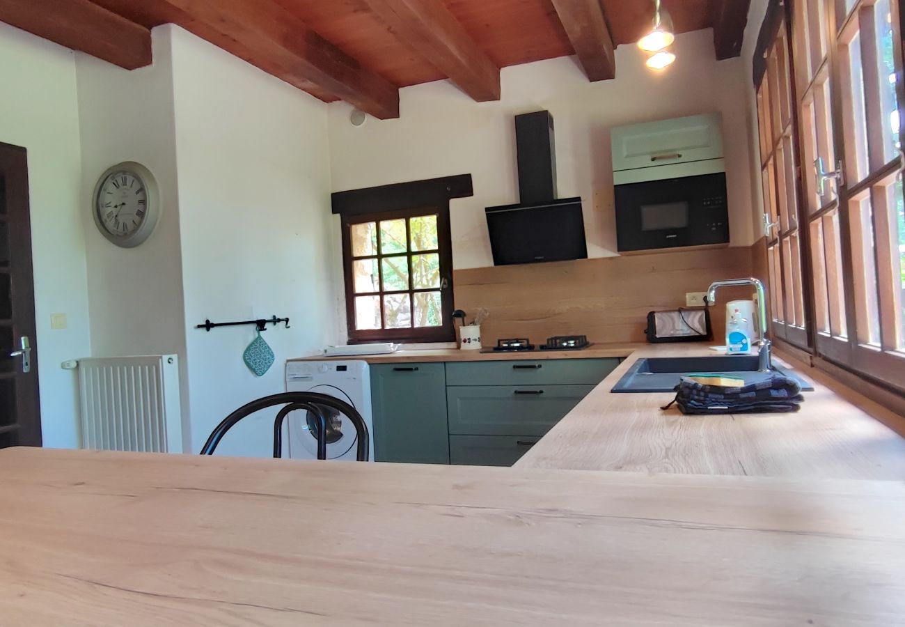 Maison à Auriac-du-Périgord - La Tour de Vera : Maison dans son écrin de verdure 
