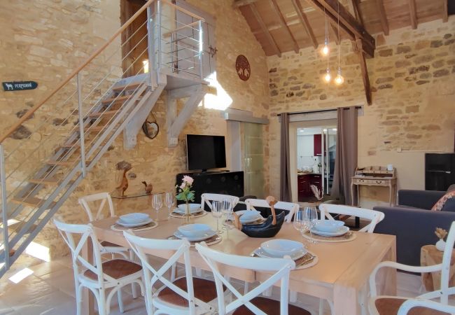 Maison à Carlux - Chaliniac : Maison en Pierre avec piscine chauffée  Maison à Carlux - Chaliniac : Maison en Pierre avec piscine chauffée