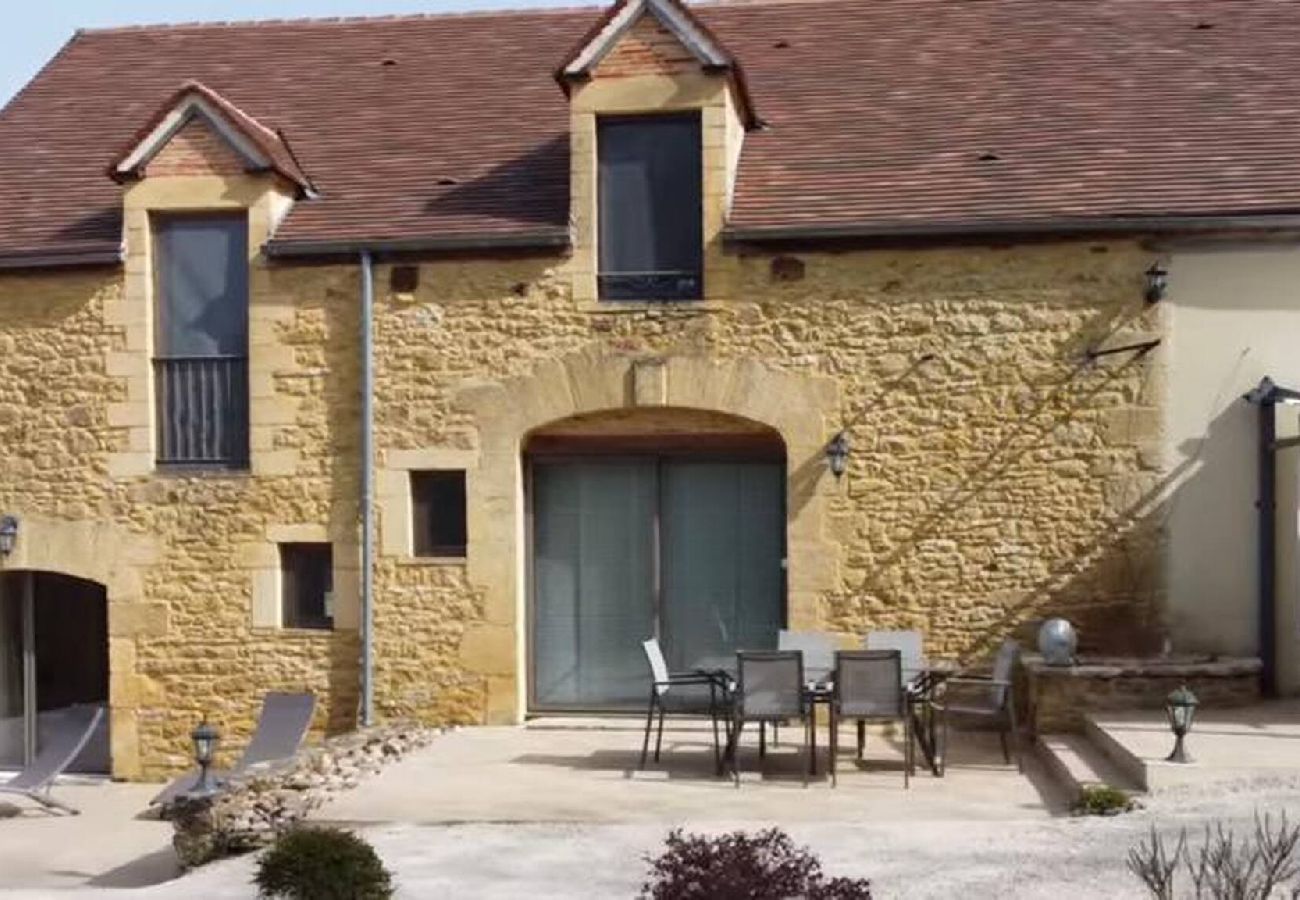 Maison à Carlux - Chaliniac : Maison en Pierre avec piscine chauffée 