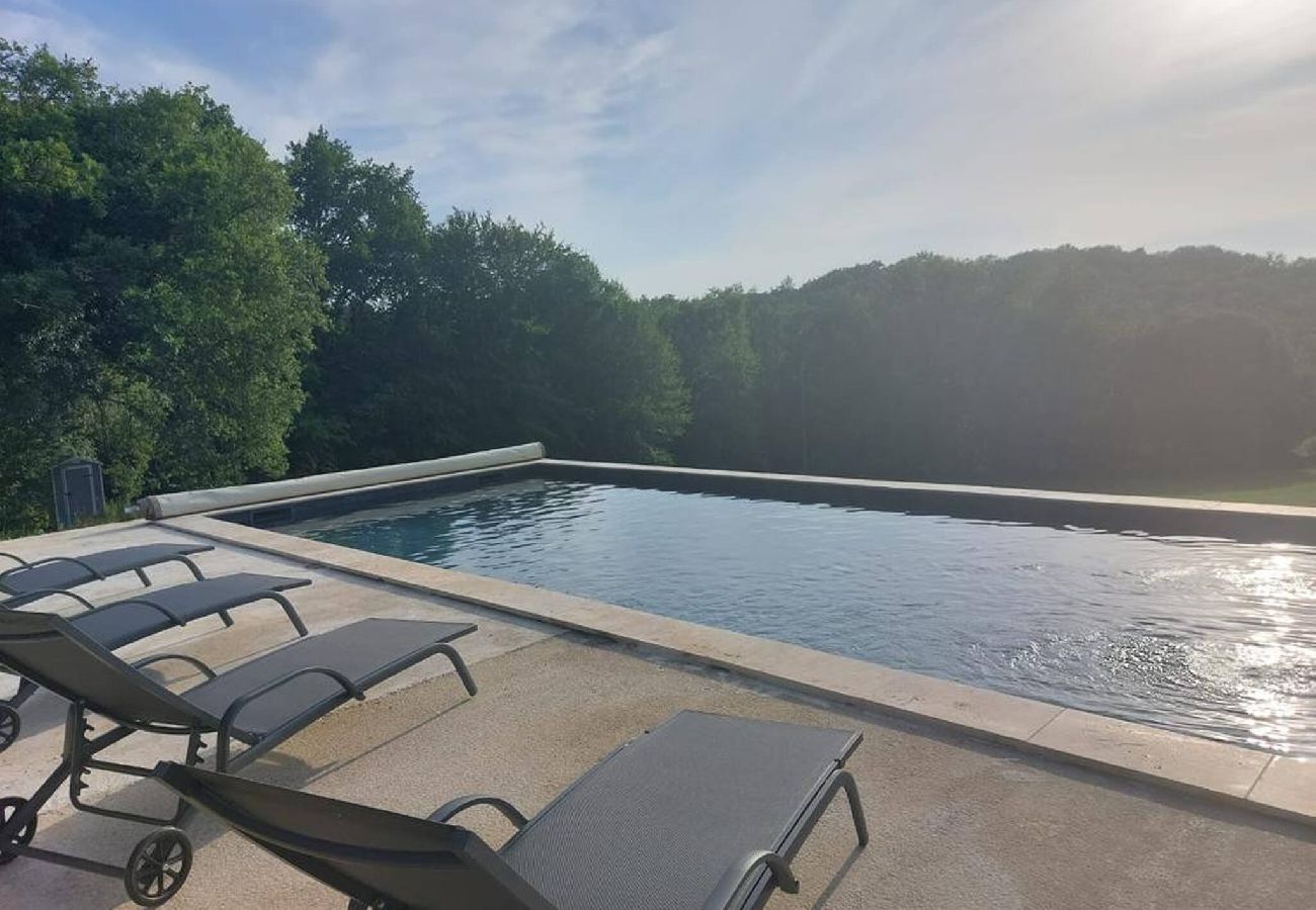 Maison à Carlux - Chaliniac : Maison en Pierre avec piscine chauffée 