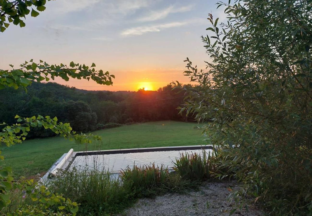 Maison à Carlux - Chaliniac : Maison en Pierre avec piscine chauffée 