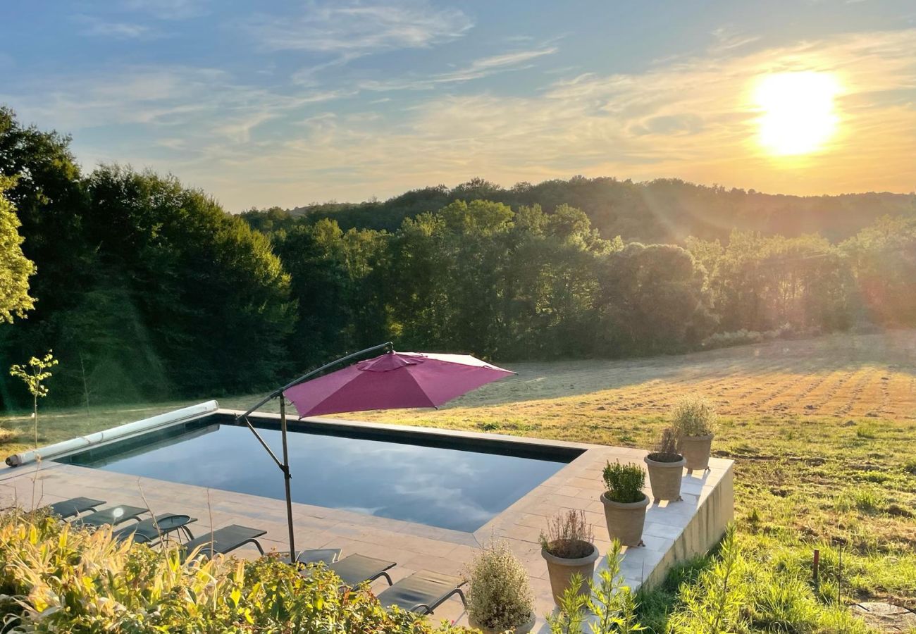 Maison à Carlux - Chaliniac : Maison en Pierre avec piscine chauffée 