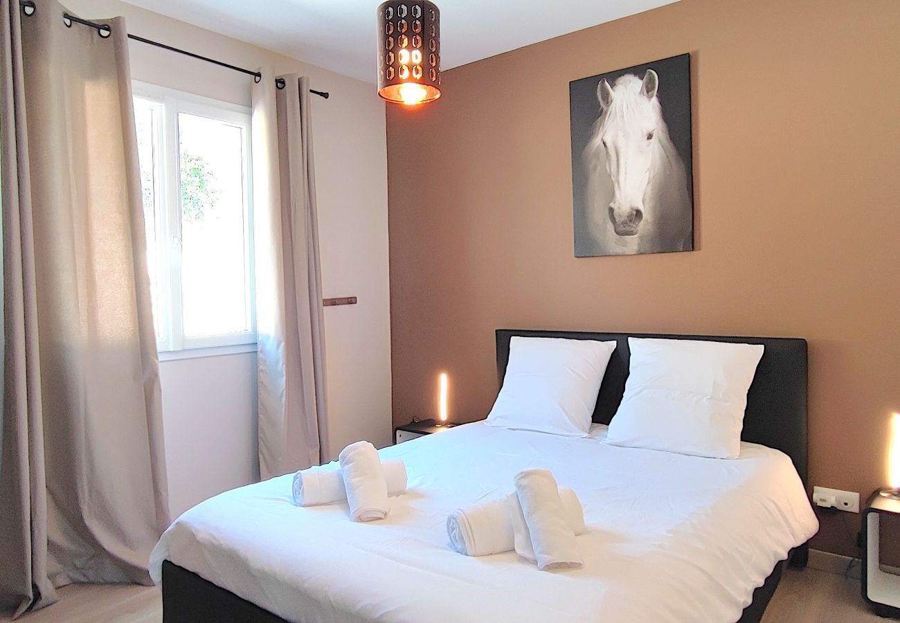 Maison à Carves - Jolie maison à la campagne- vue magnifique 6 pers 