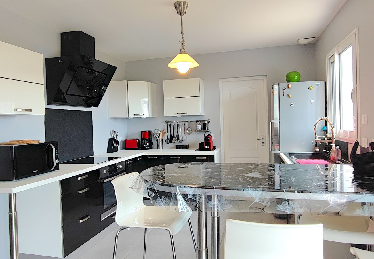 Maison à Carves - Jolie maison à la campagne- vue magnifique 6 pers 