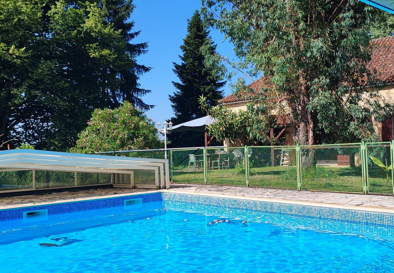 Maison à Mazeyrolles - Repos et détente en Périgord Noir