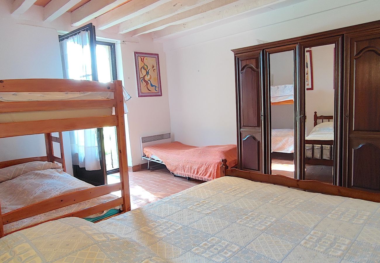 Maison à Mazeyrolles - Repos et détente en Périgord Noir