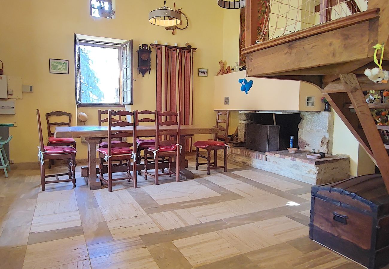 Maison à Mazeyrolles - Repos et détente en Périgord Noir