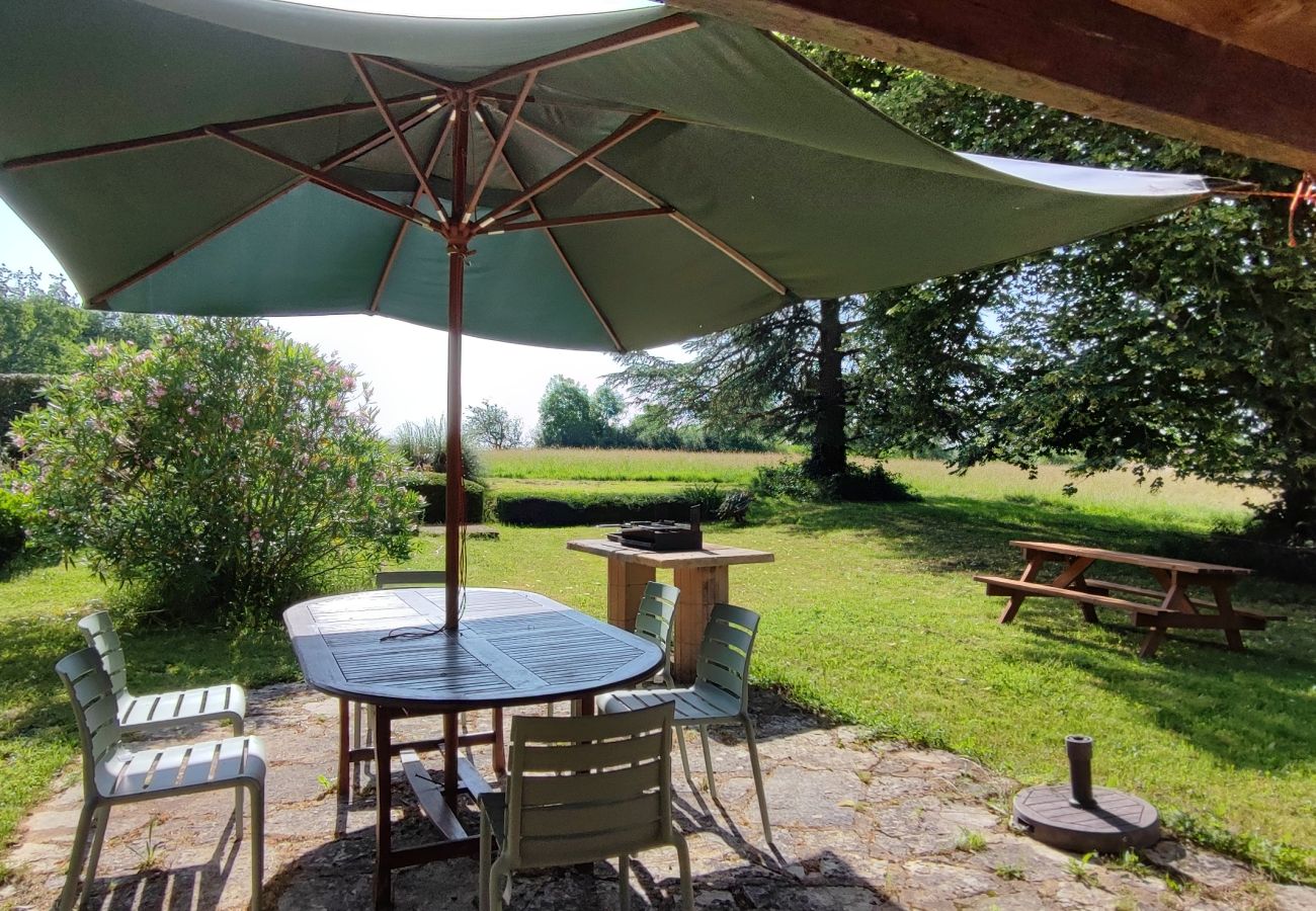 Maison à Mazeyrolles - Repos et détente en Périgord Noir