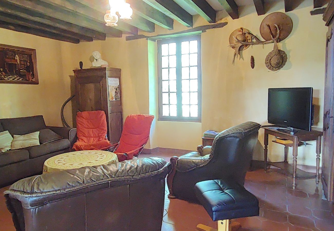 Maison à Mazeyrolles - Repos et détente en Périgord Noir
