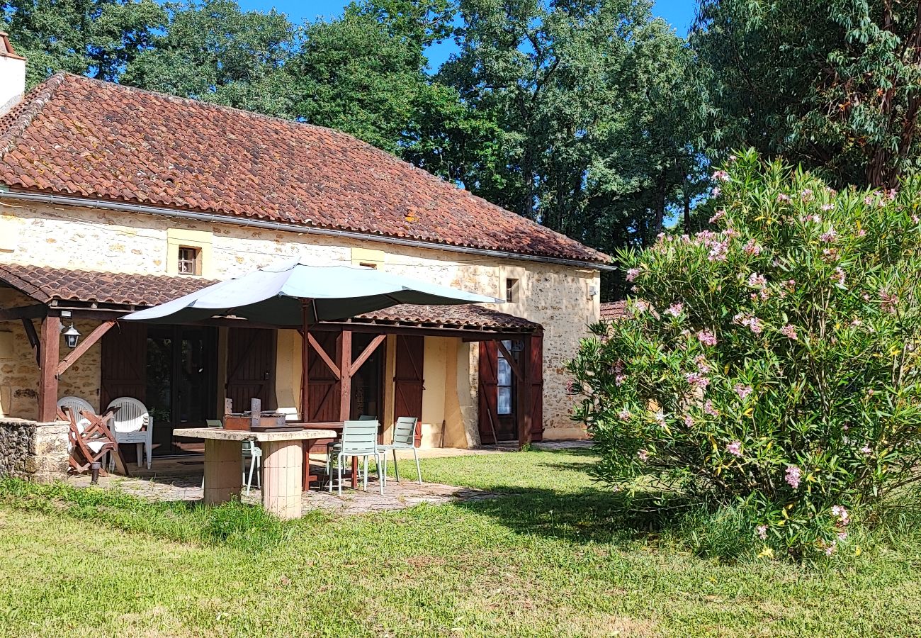 Maison à Mazeyrolles - Repos et détente en Périgord Noir