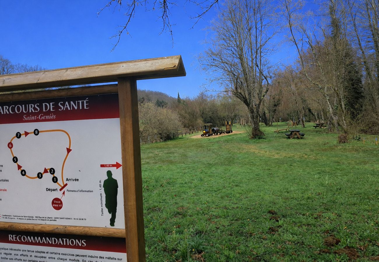 Chalet à Saint-Geniès - Le nid des Garrigues avec Jacuzzi privé