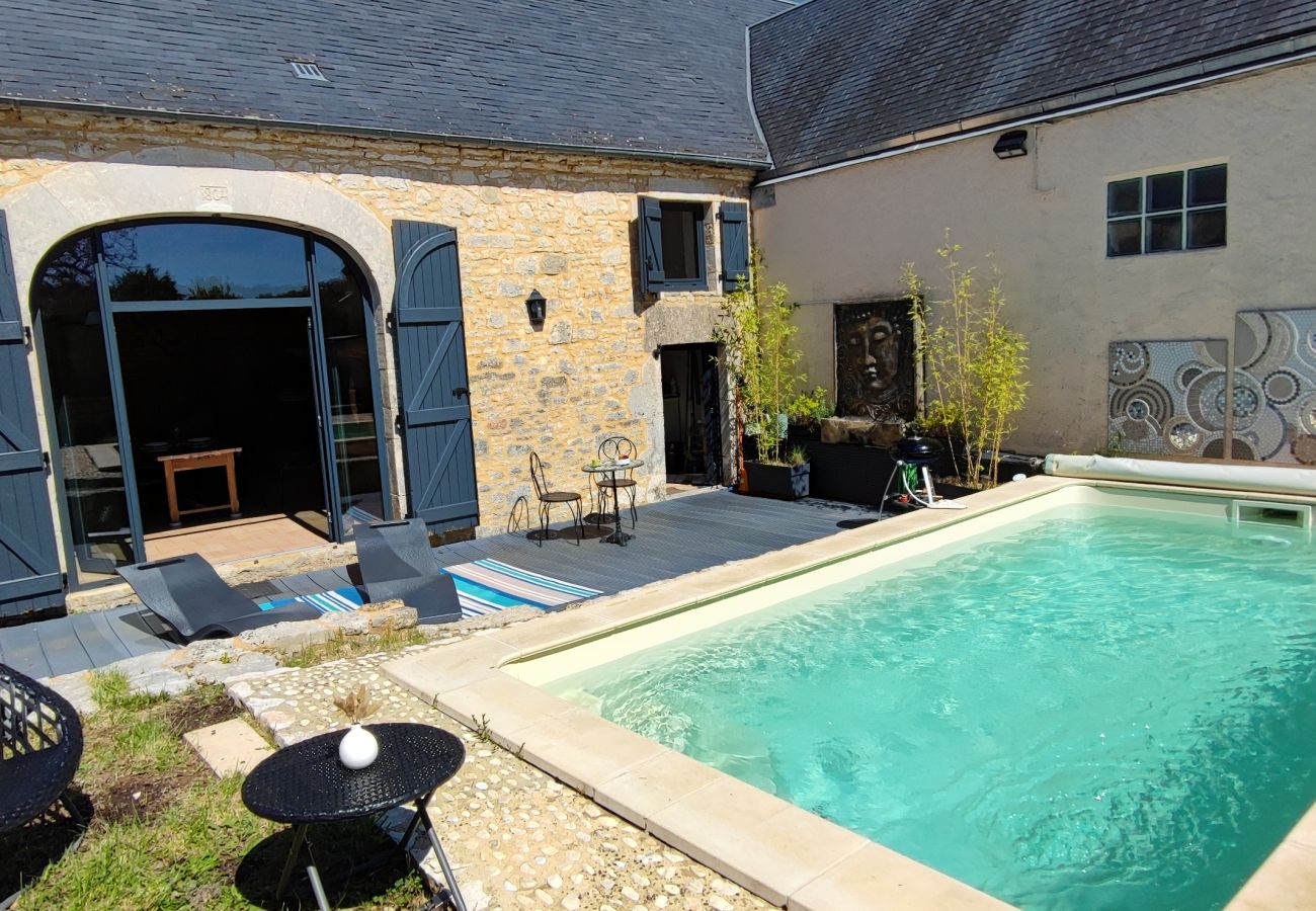 Maison à Nadaillac - La Grange d'Oca avec Piscine Privée