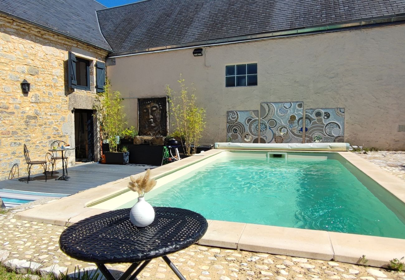 Maison à Nadaillac - La Grange d'Oca avec Piscine Privée
