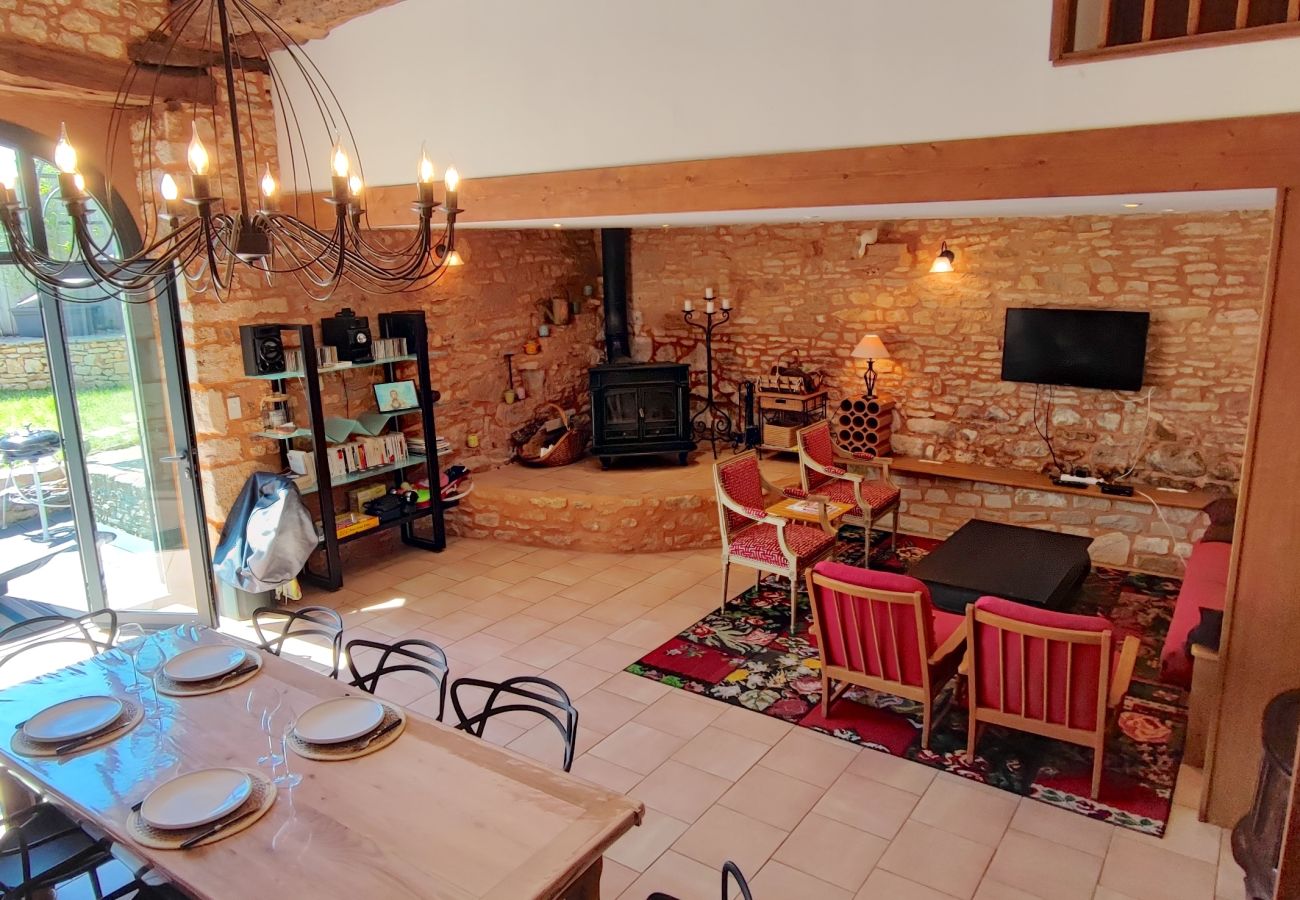 Maison à Nadaillac - La Grange d'Oca avec Piscine Privée