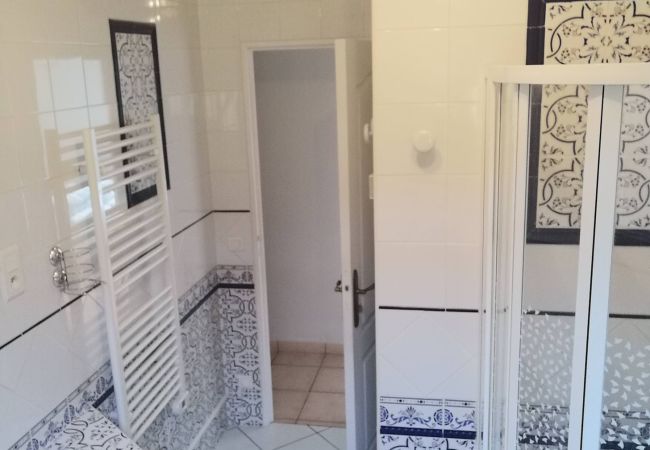Maison à Sarlat-la-Canéda - La N’Oie – Piscine, apéros et détente à 5 min de Sarlat Maison à Sarlat-la-Canéda - La N’Oie – Piscine, apéros et détente à 5 min de Sarlat
