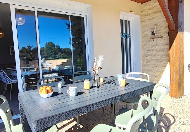Maison à Sarlat-la-Canéda - La N’Oie – Piscine, apéros et détente à 5 min de Sarlat Maison à Sarlat-la-Canéda - La N’Oie – Piscine, apéros et détente à 5 min de Sarlat