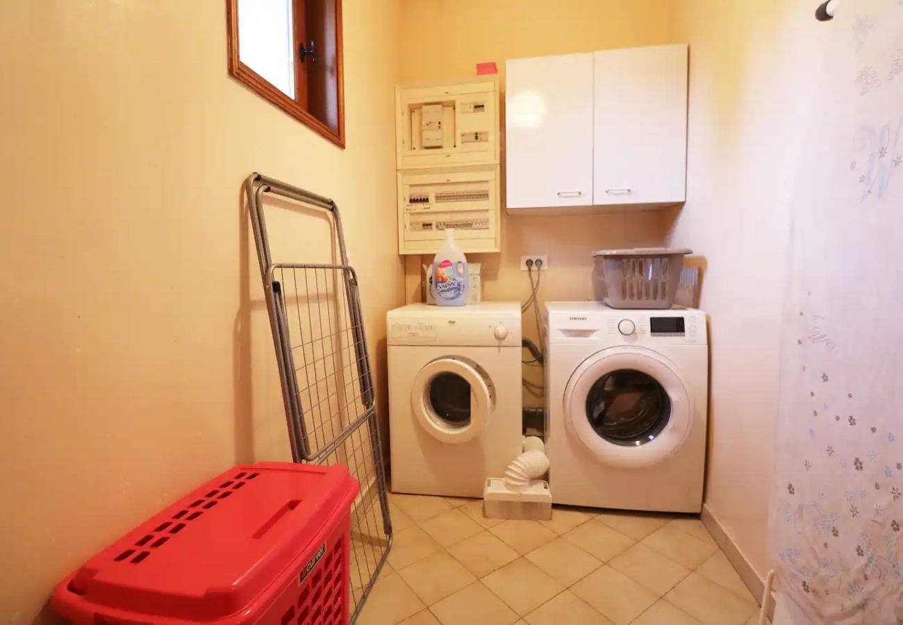 Maison à Saint-Cyprien - Grande maison (14 pers) • Piscine chauffée