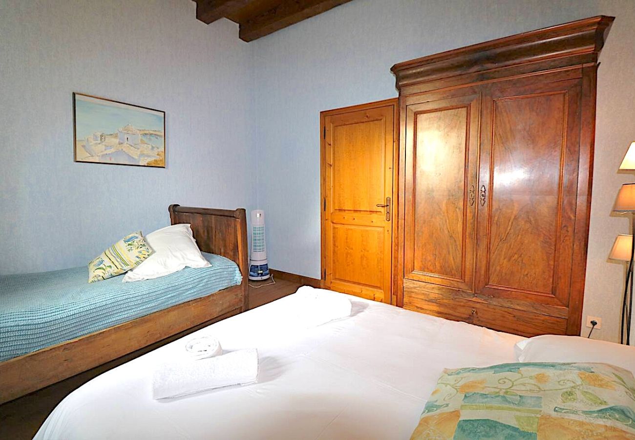 Maison à Saint-Cyprien - Grande maison (14 pers) • Piscine chauffée