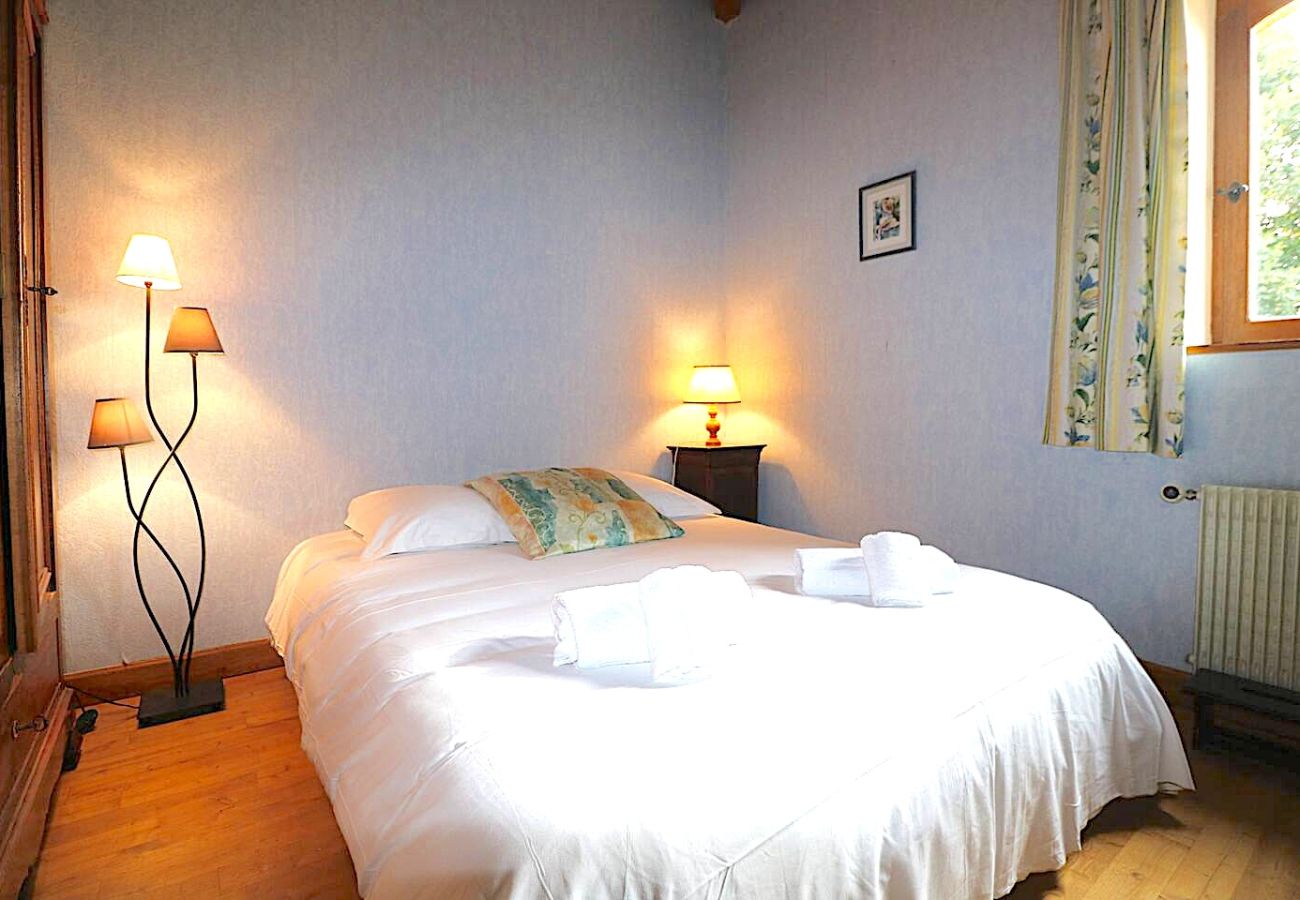 Maison à Saint-Cyprien - Grande maison (14 pers) • Piscine chauffée