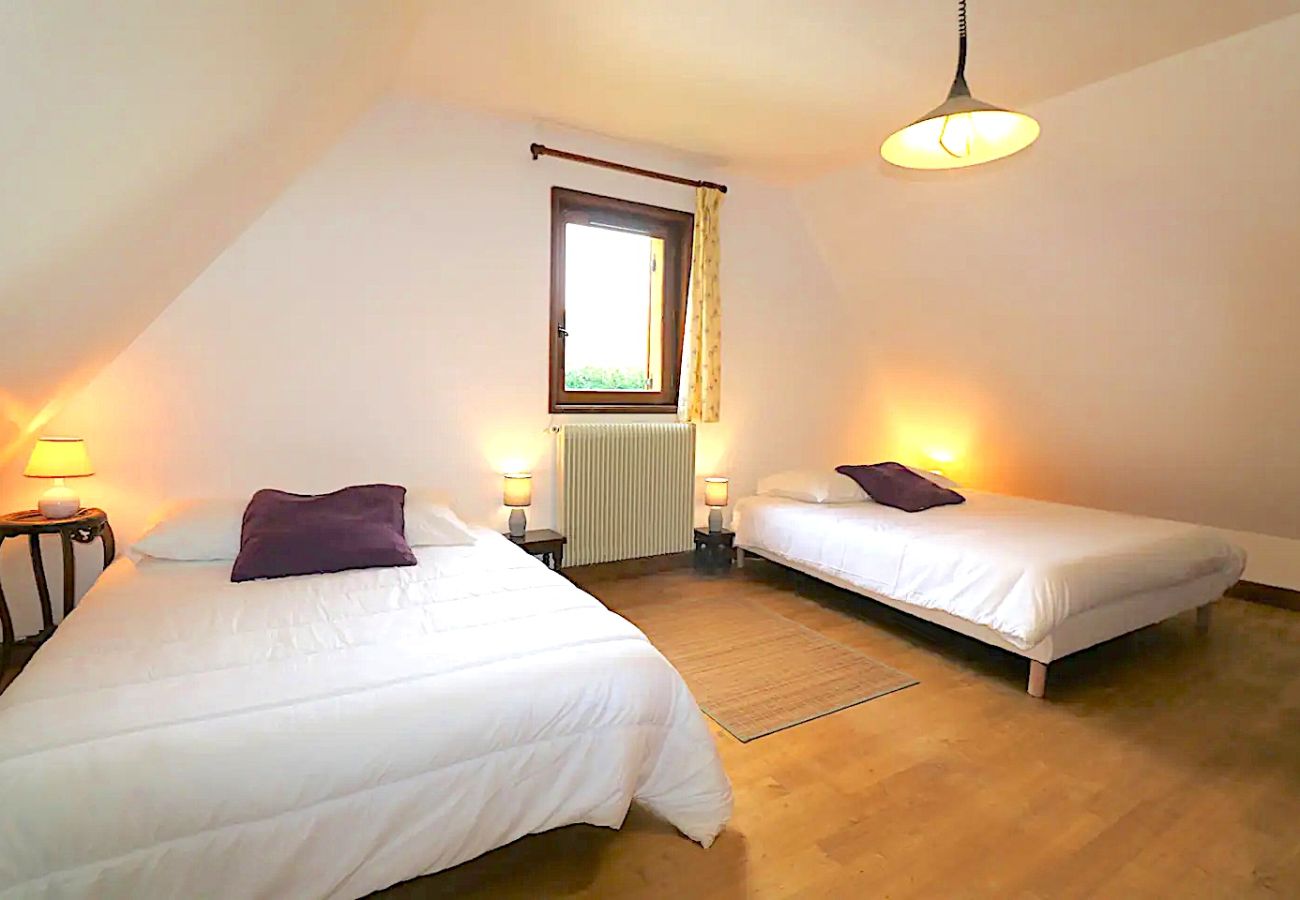 Maison à Saint-Cyprien - Grande maison (14 pers) • Piscine chauffée