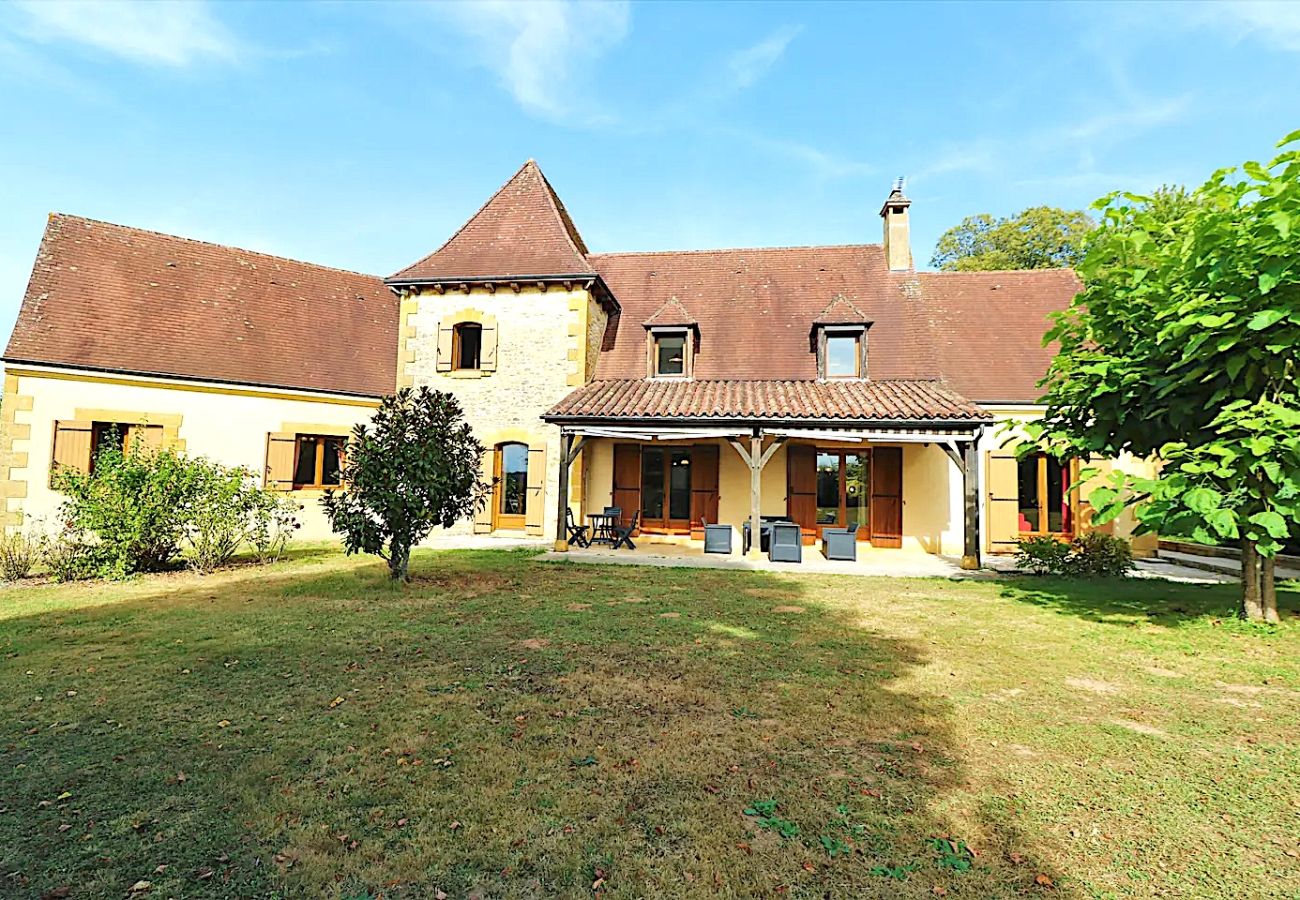 Maison à Saint-Cyprien - Grande maison (14 pers) • Piscine chauffée