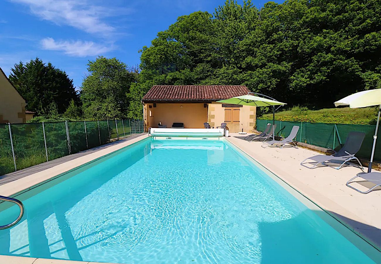 Maison à Saint-Cyprien - Grande maison (14 pers) • Piscine chauffée