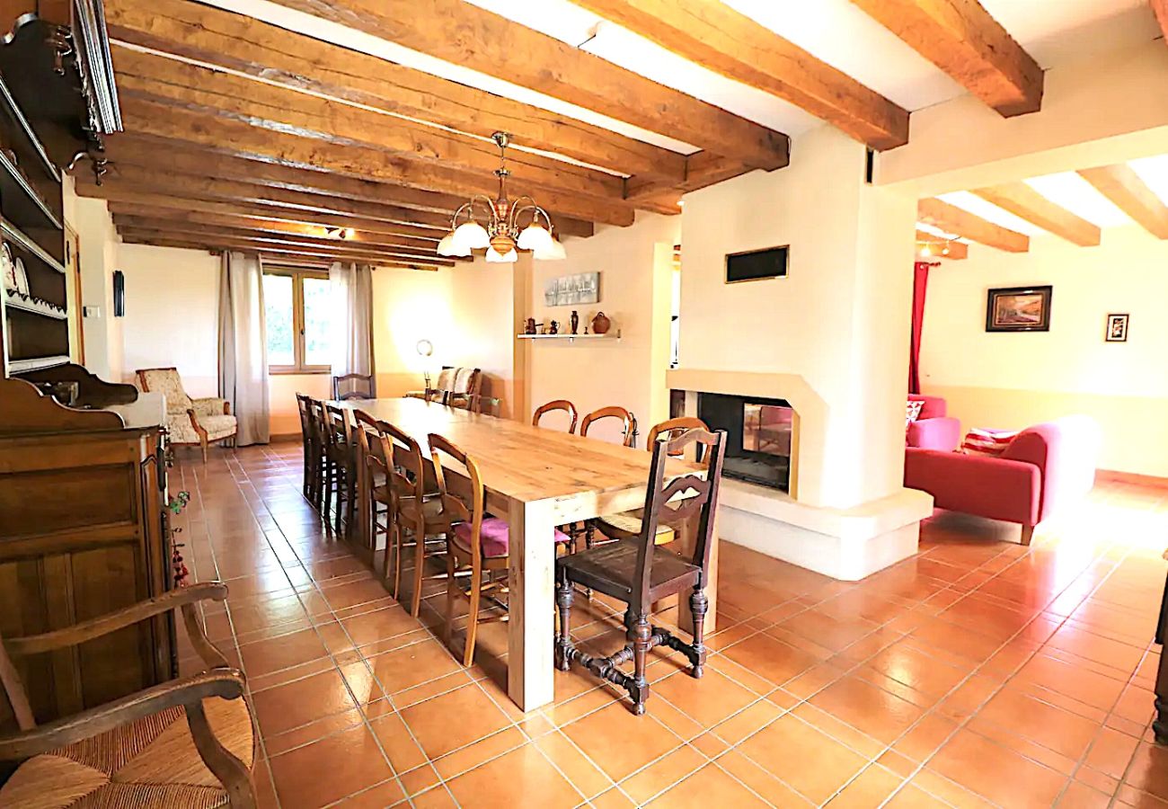 Maison à Saint-Cyprien - Grande maison (14 pers) • Piscine chauffée