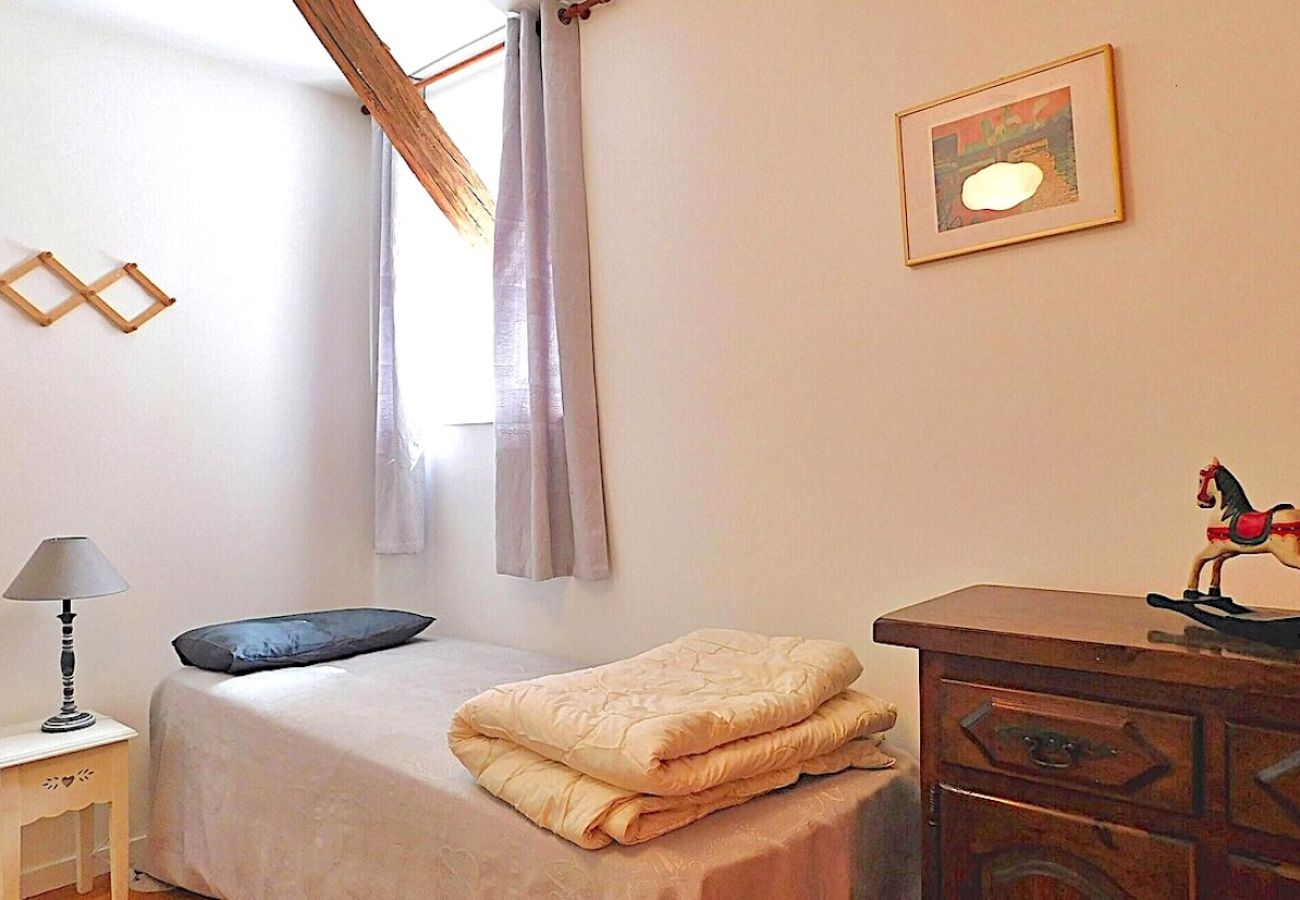 Maison à Groléjac - Grande maison en pierre & piscine (10 pers.)